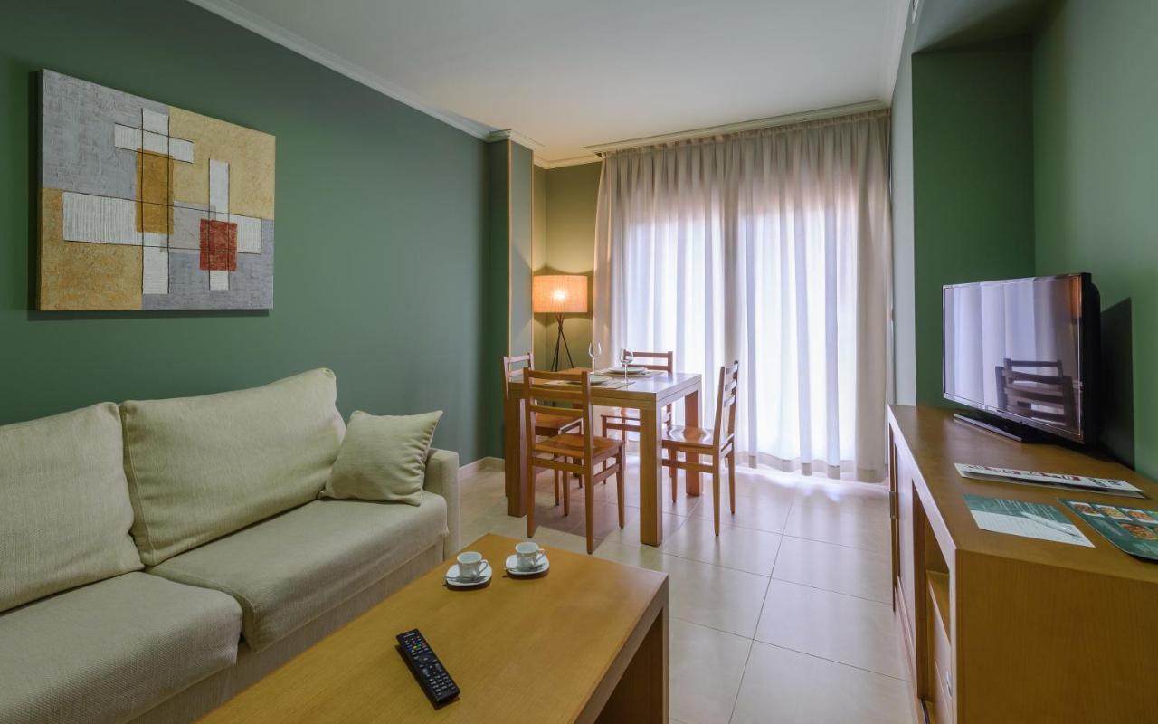 סנשנשו Apartamentos Trisquel מראה חיצוני תמונה