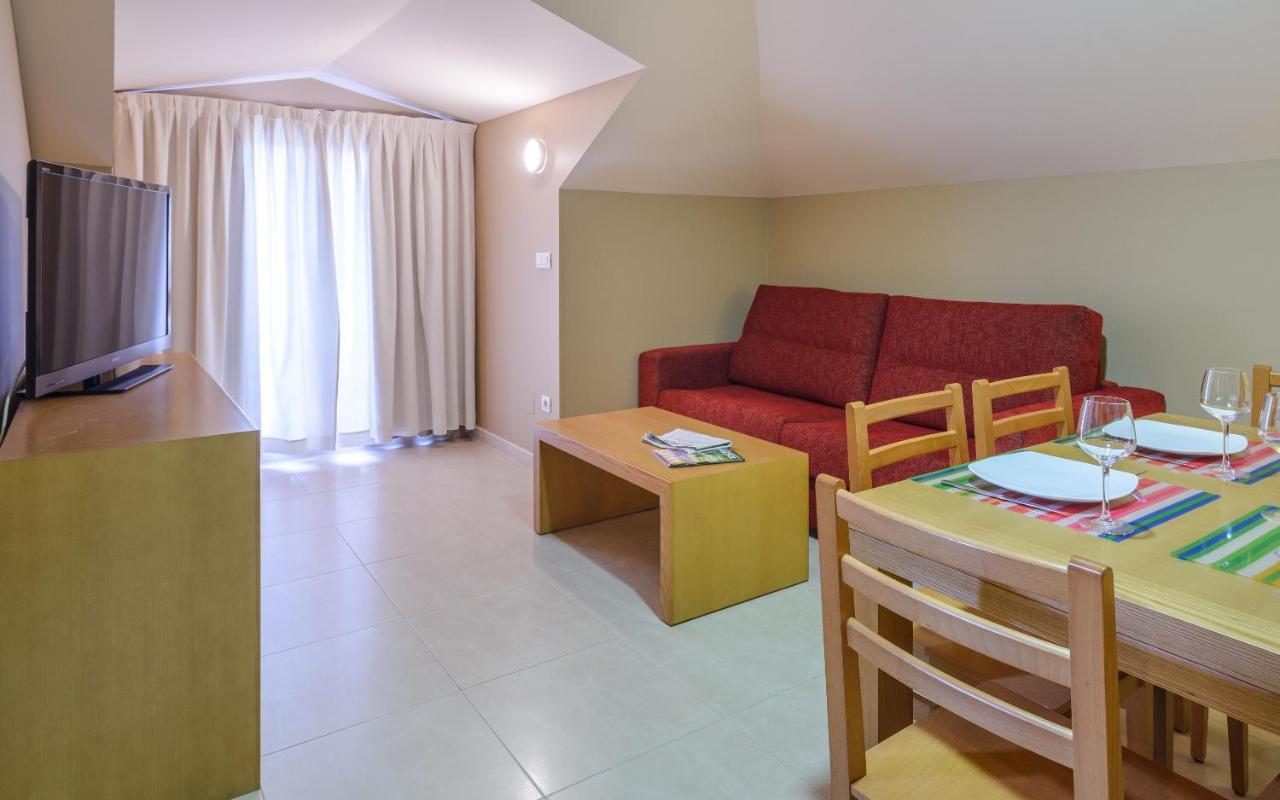 סנשנשו Apartamentos Trisquel מראה חיצוני תמונה