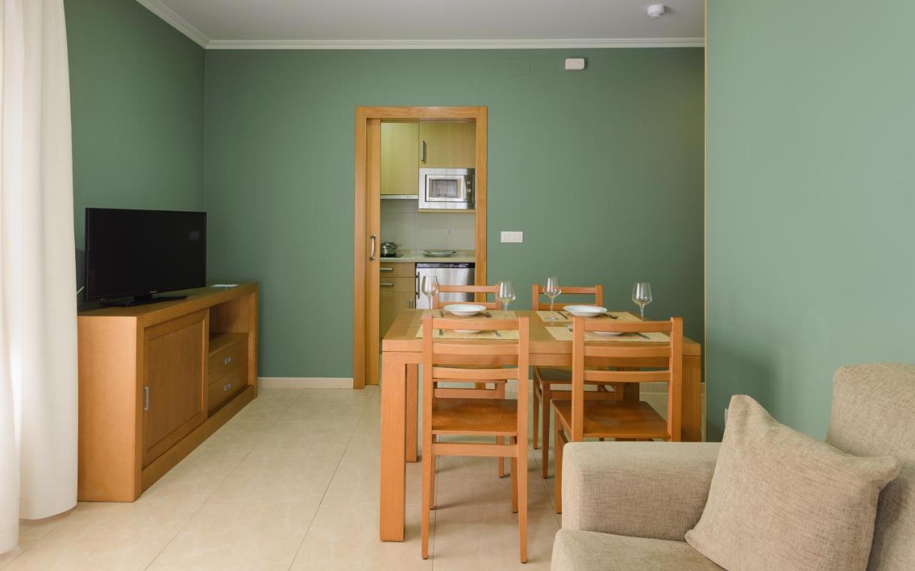 סנשנשו Apartamentos Trisquel מראה חיצוני תמונה