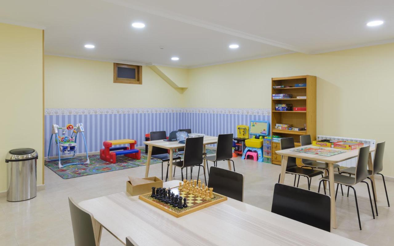 סנשנשו Apartamentos Trisquel מראה חיצוני תמונה